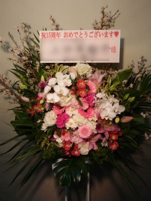 贈先：様宛 場所：八芳園（白金） イメージ：おまかせ 用途：15周年パーティ その他：胡蝶蘭
