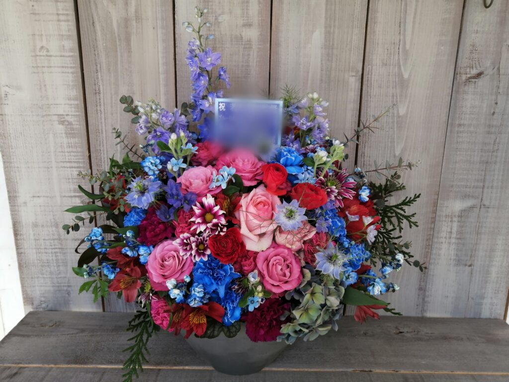 新宿区にお届けした受賞御祝いのアレンジメント