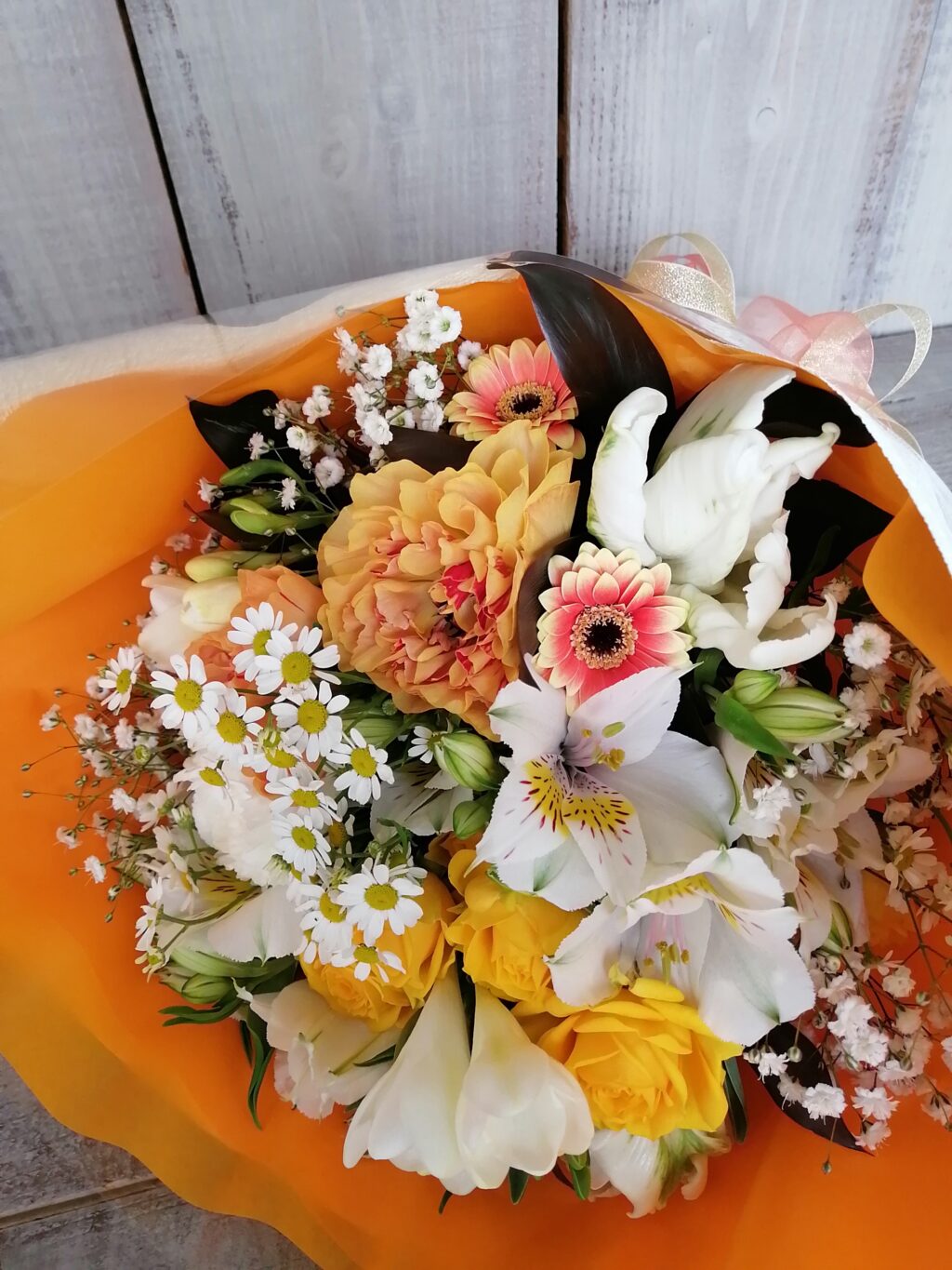 3000円(3300円)の花束イメージ。祐天寺の花屋