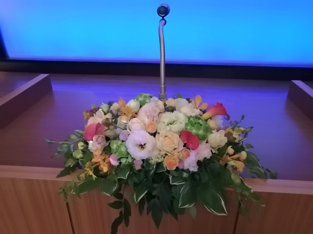 目黒パーシモンホール 壇上装花