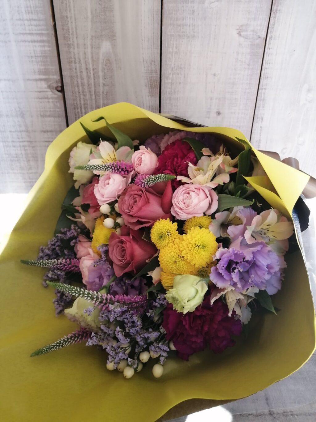 大人の雰囲気の花束　学芸大学駅