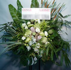 8月前半のスタンド花を。