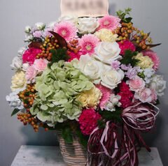 公演御祝、開店御祝等のアレンジメント花　8月