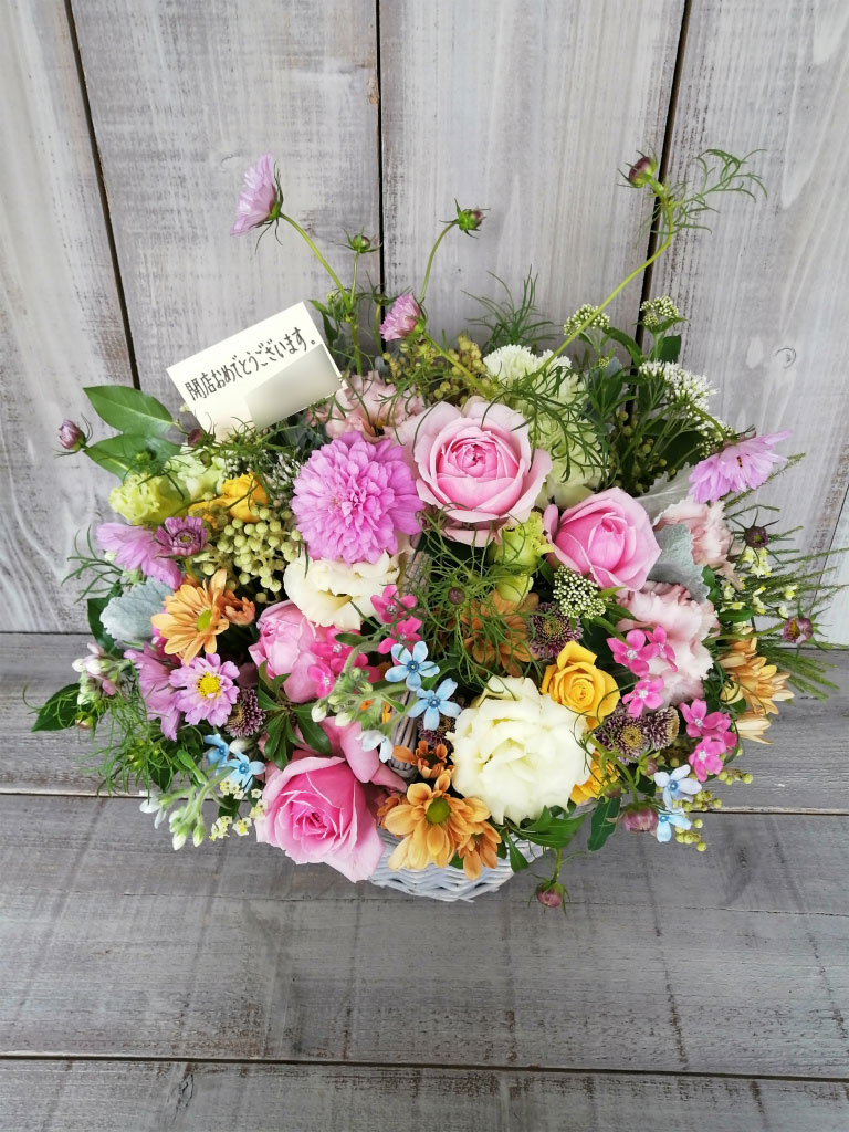 渋谷区千駄ヶ谷にお届けした美容室開店お祝いのアレンジメントフラワー