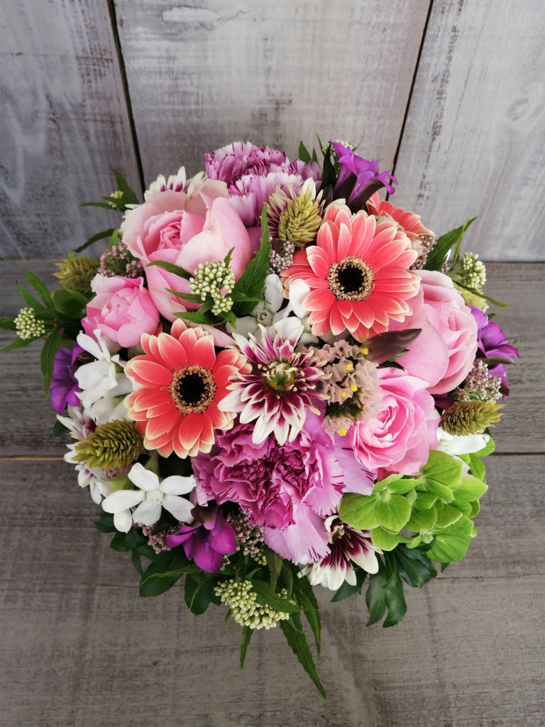 世田谷区下馬にお届けした誕生日お祝いのアレンジメントフラワー