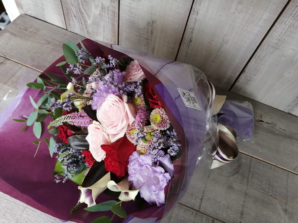 優香様宛の誕生日御祝いの花束