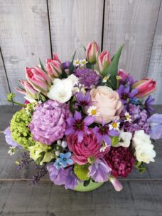 春の花材のアレンジメント＠渋谷区