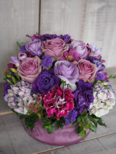 古稀御祝いの紫系アレンジメントフラワー@港区