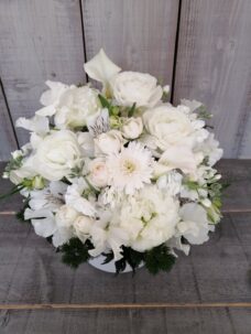 宅配便でお届けの白系アレンジメント＠全国配送