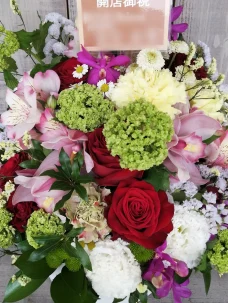 学芸大学駅前にお届けした開店御祝いのアレンジメント＠目黒区