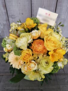 東京都23区内、各所にお届けした明るい雰囲気のアレンジメント＠東京23区