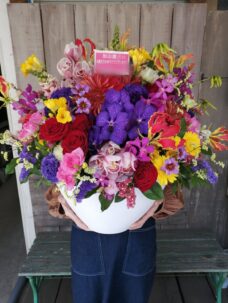 品川区の事務所にお届けした誕生日御祝いのアレンジメント＠品川区