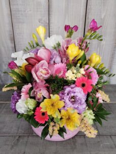 受賞や受章、受勲の御祝いに花を贈る