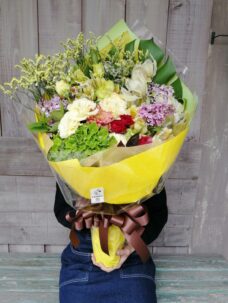 誕生日御祝いの豪華な花束＠港区