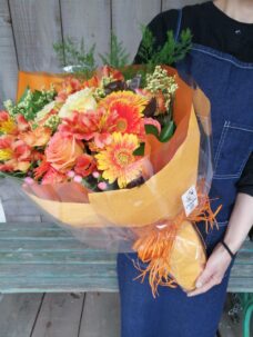 黄色・オレンジ色系の花束