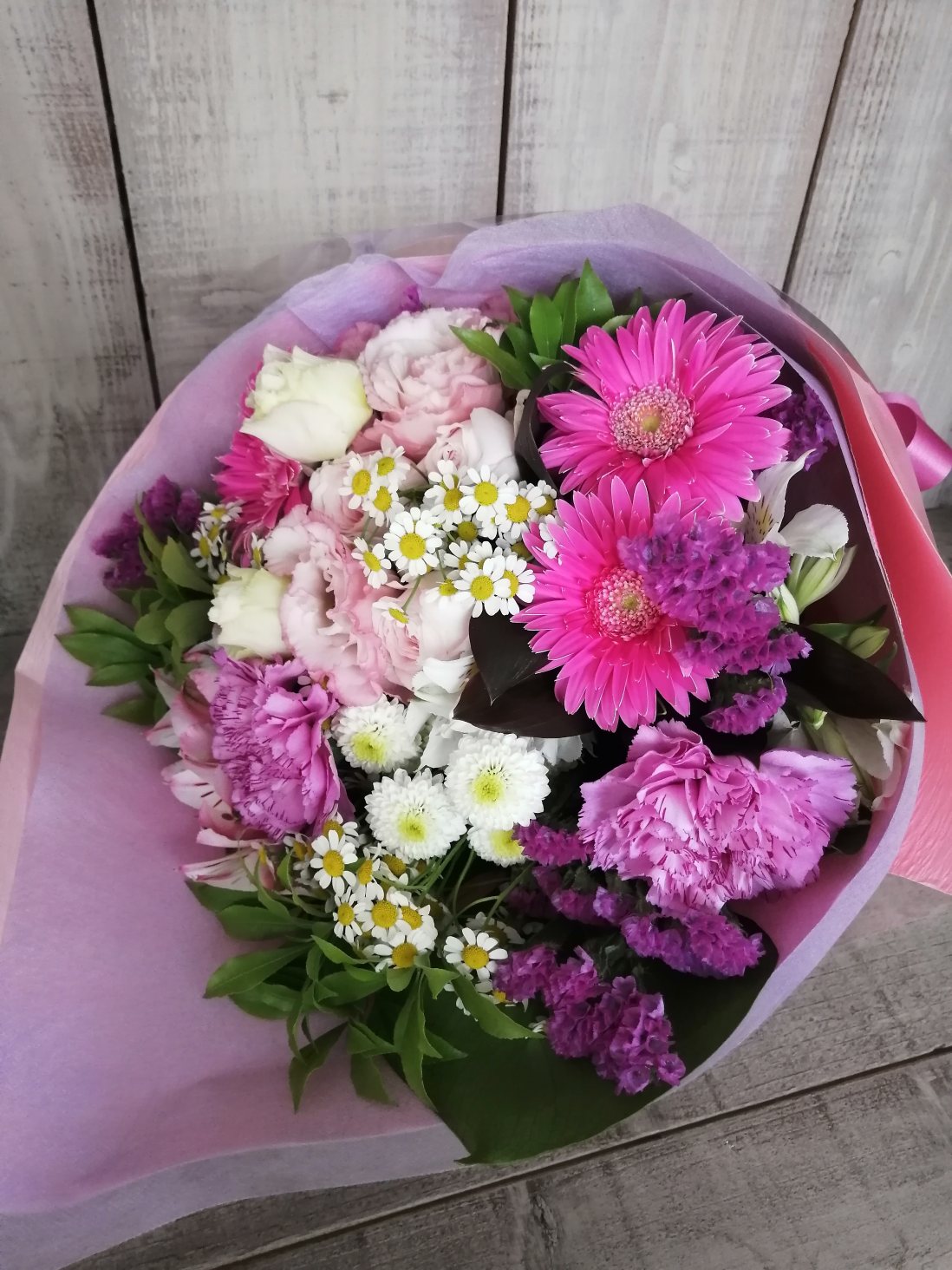 花束 ピンクと薄紫系で大人の女性