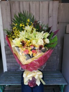 退官御祝いの花束＠新宿区市ヶ谷