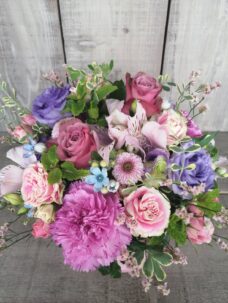 神宮前にお届けした誕生日御祝いのアレンジメント＠渋谷区