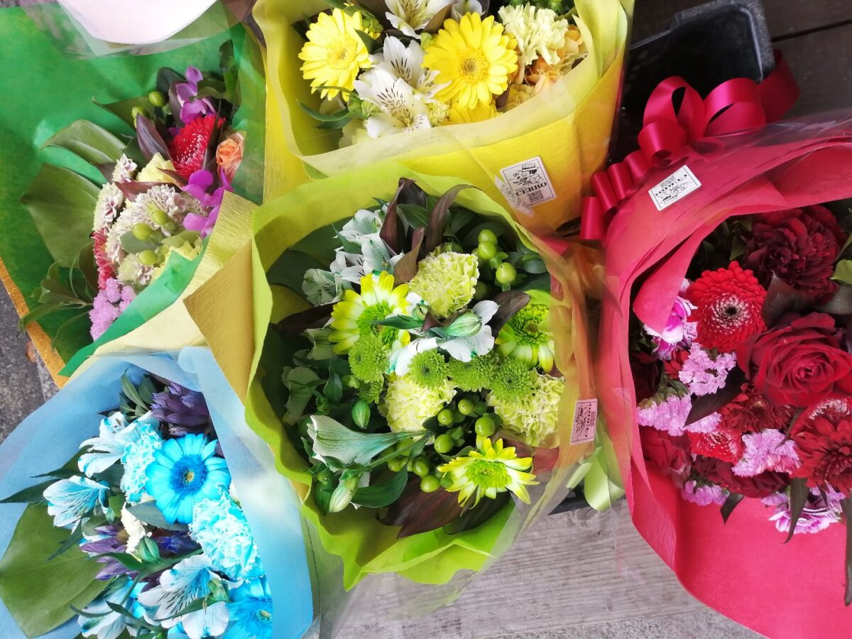 クランクアップ花束 abemaドラマ