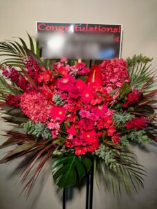 有明アリーナのロックバンド公演にお届けのスタンド花