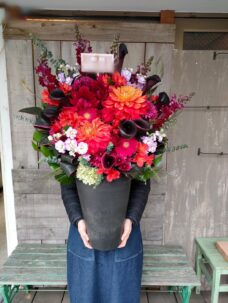 神宮前にお届けした就任御祝のアレンジメント