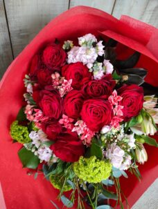 目黒区目黒にお届けした誕生日のバラの花束