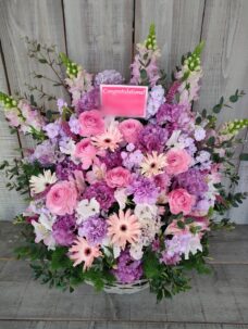 渋谷ヒカリエ ShinQsの開店御祝いにお届けのアレンジメント