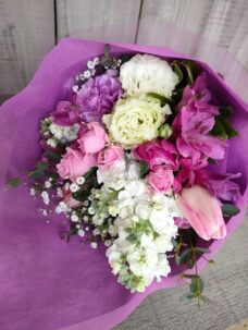 杉並区にお届けした誕生日祝いの花束