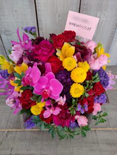 江戸川区総合文化センターでの卒業公演にお届けのアレンジメント