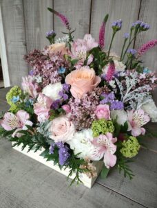 世田谷区三軒茶屋にお届けのピアノ発表会へのボックスフラワーアレンジメント