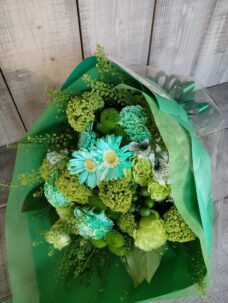 日活調布撮影所にお届けしたCM撮影用の花束と楽屋花