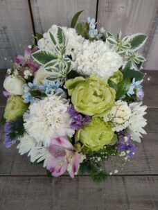 世田谷区桜丘にお届けした1回忌の供花