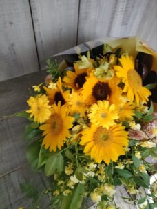 TV番組出演者の誕生日にお渡しする花束