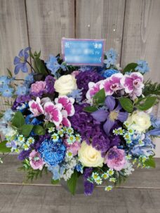 品川区大井町にお届けした優勝御祝いのアレンジメントフラワー