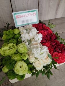 イタリアン料理店開店御祝いにおすすめのイタリア国旗のボックスフラワーアレンジメント