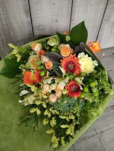 時事通信ビルにお届けした退職祝いの花束