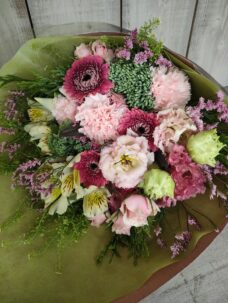 TACS ODAIBA STUDIOにお届けした撮影終了後の花束