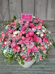 アニメイトアネックス(池袋)で開催のサイン会へのアレンジメントフラワー