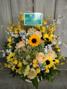 JR新宿ミライナタワーにお届けした御礼のアレンジメントフラワー