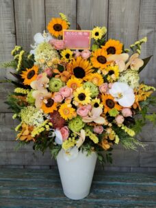 設立60周年御祝いにお届けしたアレンジメントフラワー