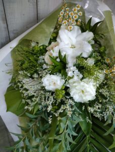 汐留シティセンター41Fにお届けした御祝いの花束