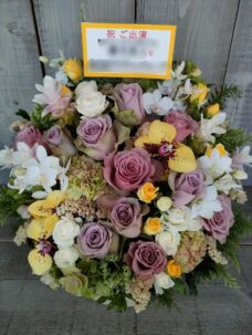 赤坂の劇場にお届けした主演御祝いの楽屋花