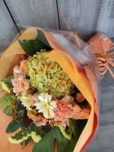 TV番組出演者様宛の誕生日御祝の花束