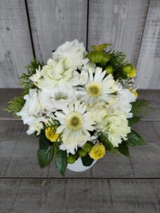 イイノ南青山スタジオにお届けの楽屋花のアレンジメントフラワー