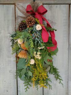 年末、生花クリスマススワッグをお歳暮でお届け