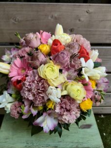 鎌倉市にお届けした誕生日御祝のアレンジメントフラワー