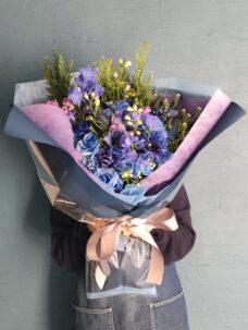 Daiwaリバーゲートにお届けした青色系の花束