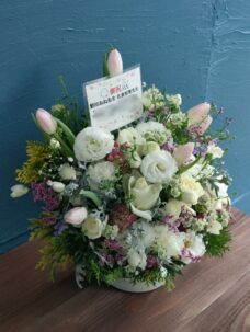 アニメイト池袋本店 9F animate hall WHITEにお届けのサイン会開催お祝いの花