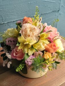 大田区北千束にお届けした結婚御祝のアレンジメント